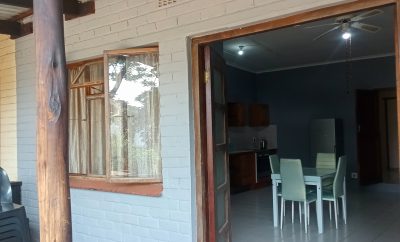 Oosie se huisie Trafalgar Beach KZN accommodation